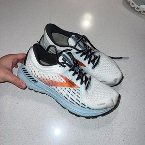 Brooks running shoes size 10